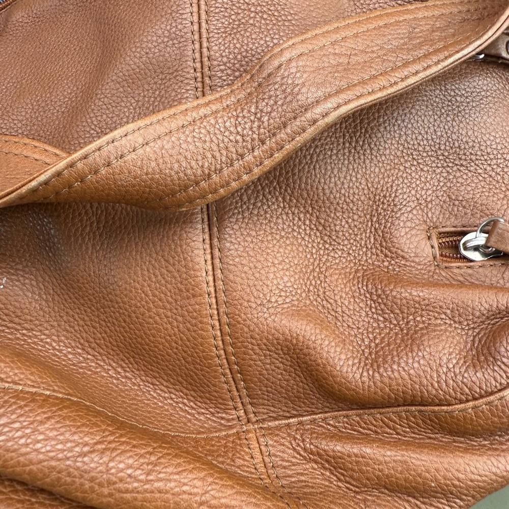 HOBO Tan Leather Detail